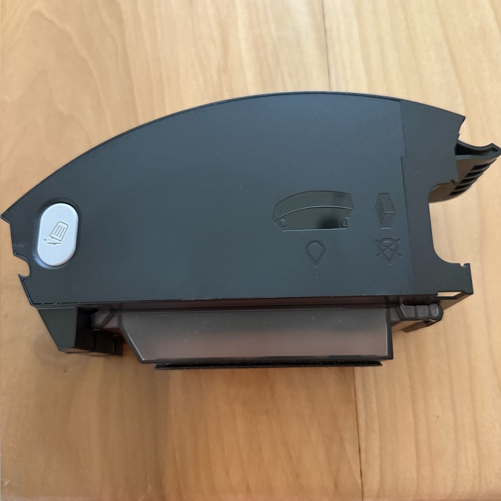 New Roomba iRobot Spare Washable Bin e series, non emptying I series 4624868